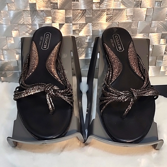 Coach Leather Flip Flops 7.5 - Picture 1 of 8